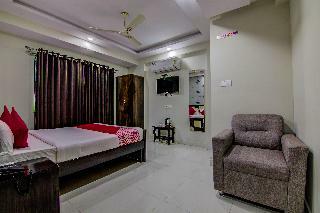 Hotel Oyo 16744 Live Inn Castle