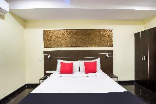 Hotel Oyo 7648 Sri Navya Grand