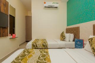 Oyo 8678 Hotel Golden Nest