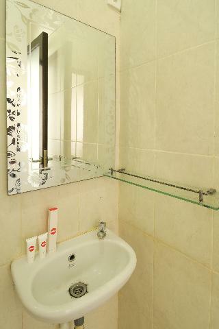 Hotel Oyo 734 Tuban Torres Accomodation