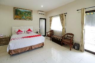 Hotel Oyo 734 Tuban Torres Accomodation