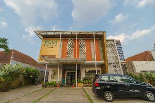 Hotel Reddoorz Plus @ Point Phila Cihampelas