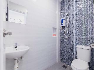 Hotel Oyo 1145 Lea Guest House & Cafe
