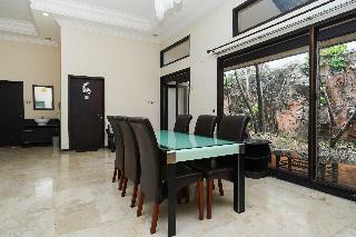 Hotel Oyo 2483 Salju Korea Residence