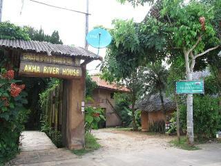 Lodge Akha River House