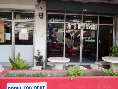 Hostal Tams Guesthouse