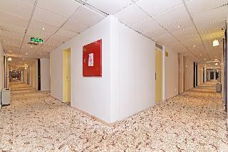 Capital O 419 Al Safeer Hotel