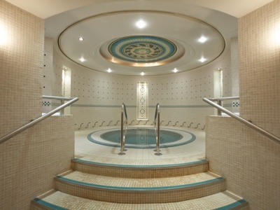 Hotel Middle Eight