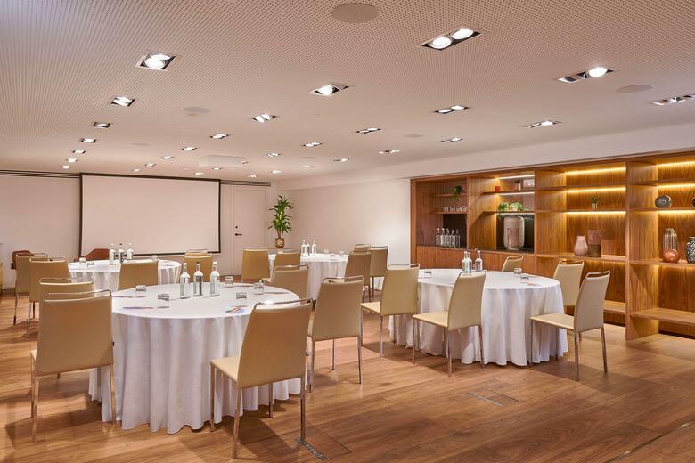 Melia White House Hotel