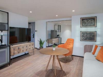 Melia White House Hotel