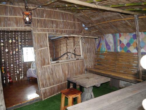 Hostal Phiman Riverview Guesthouse
