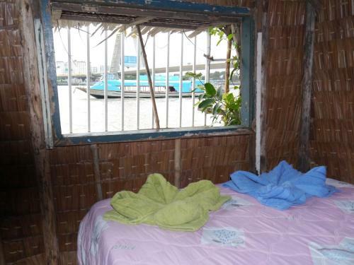 Hostal Phiman Riverview Guesthouse
