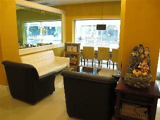 Hotel Le Platinum Residency