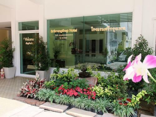 Sri Krungthep Hotel