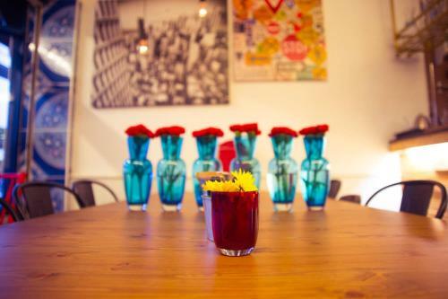 Glur Bangkok Hostel & Coffee Bar