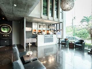 Hotel B2 Black