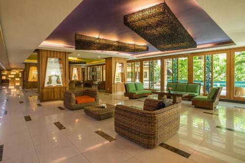 Khum Phucome Hotel