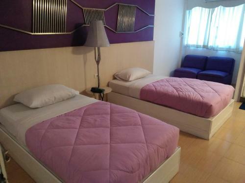 Highway Hotel
