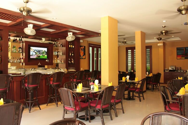 Patong Hemingway's Hotel