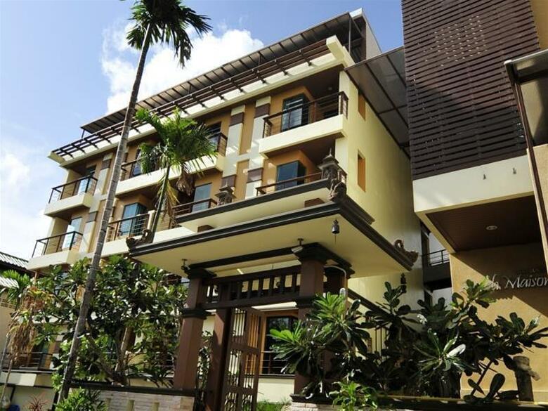 Poppa Palace Hotel