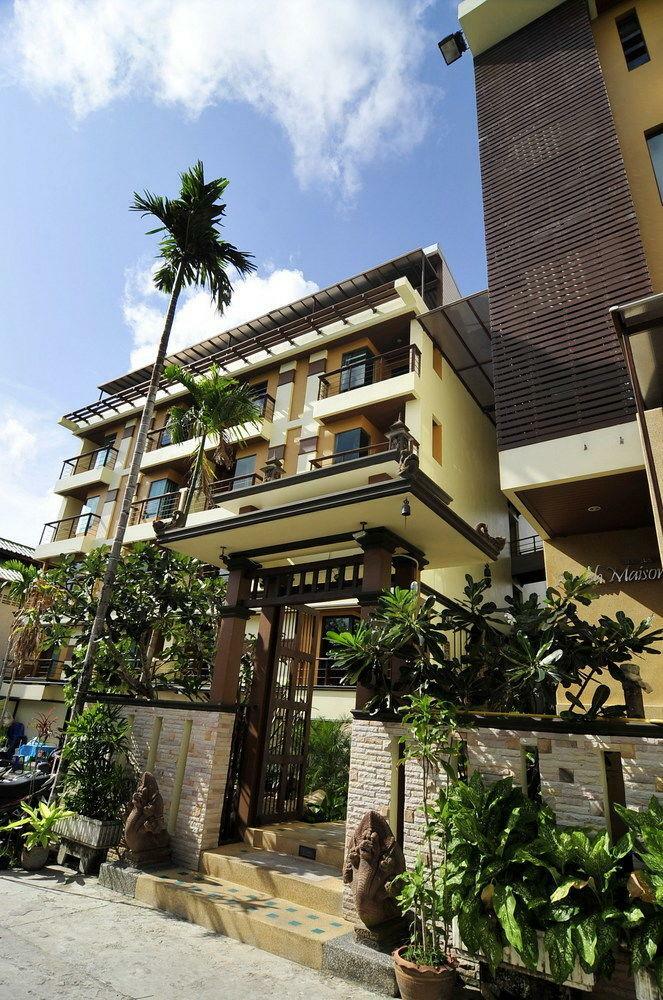 Poppa Palace Hotel