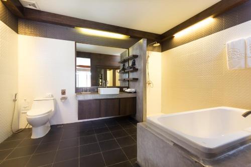Dolphin Hotel Phuket