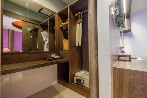 Dolphin Hotel Phuket