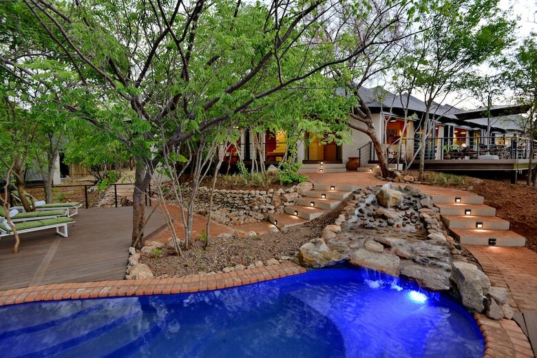 Hotel Victoria Falls Safari Lodge