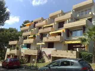 Urb Vallpineda Apts San Fermin - Three Bedroom