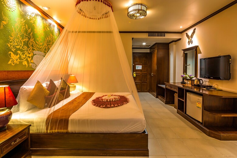 Tanawan Phuket Hotel