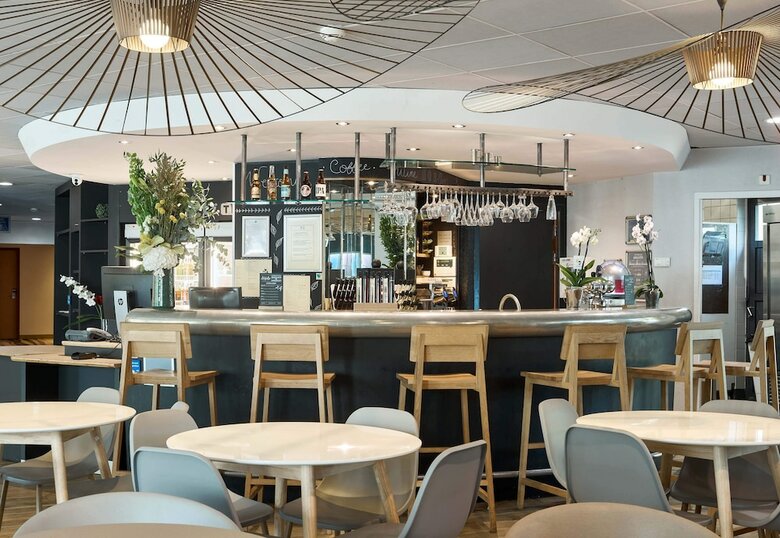 B&B Hotel V�lizy Est