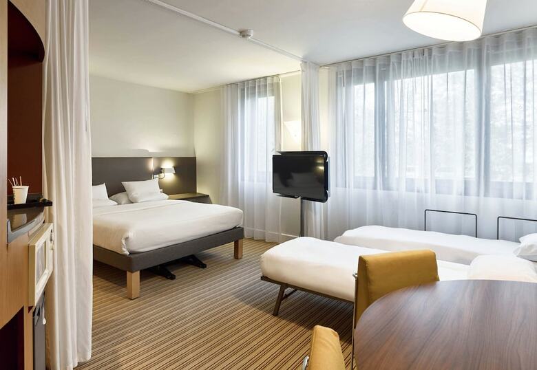 B&B Hotel V�lizy Est