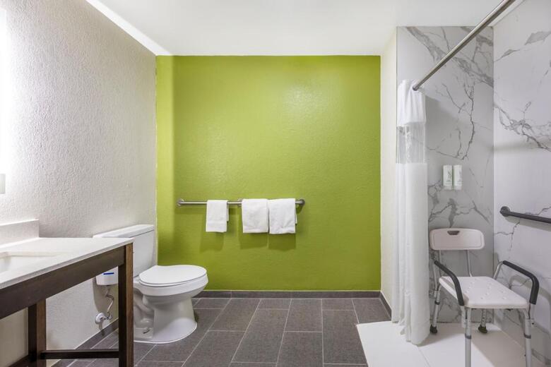 Hotel Americinn By Wyndham Salina
