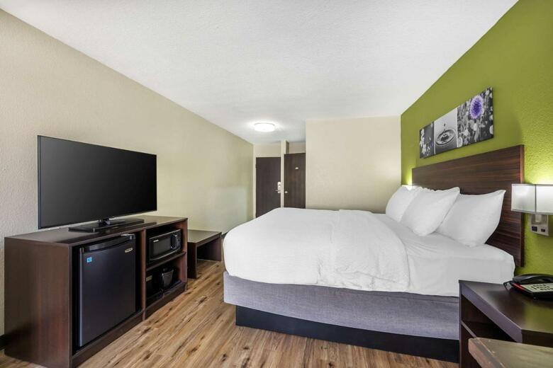 Hotel Americinn By Wyndham Salina