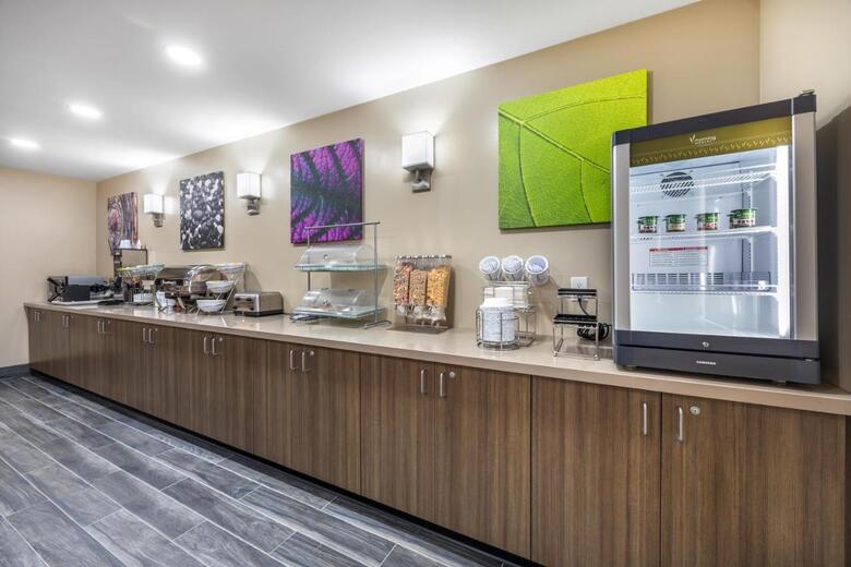 Hotel Americinn By Wyndham Salina