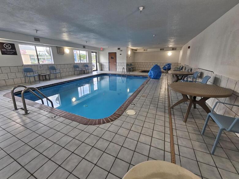 Hotel Americinn By Wyndham Salina