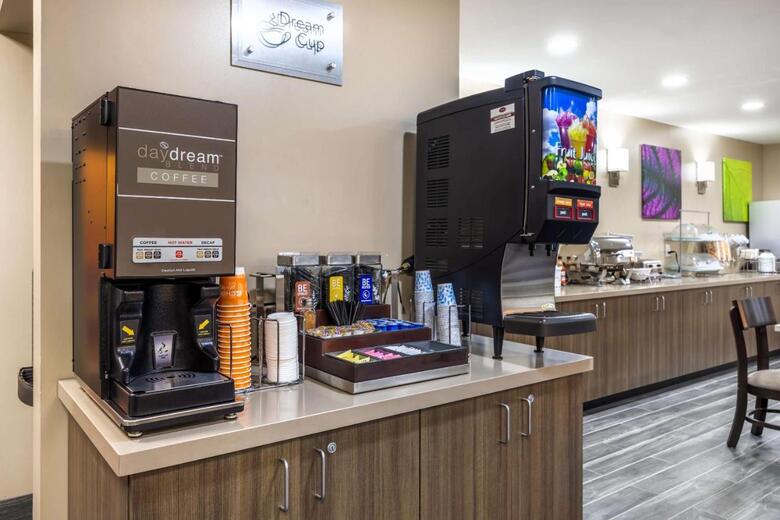 Hotel Americinn By Wyndham Salina