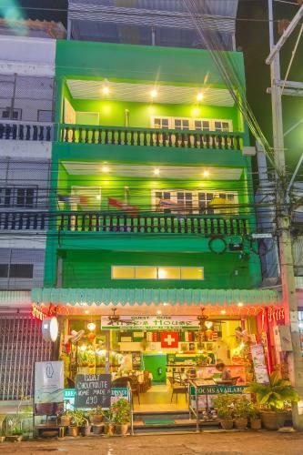 Hostal Aree's House