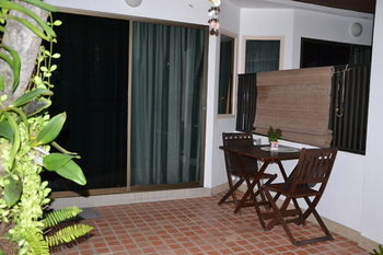 White Sand Beach Hotel