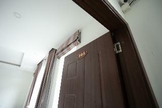 Hotel Oyo 724 Golden Palm Villa