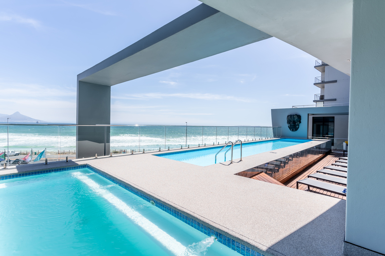 The Blaauberg Beach Hotel