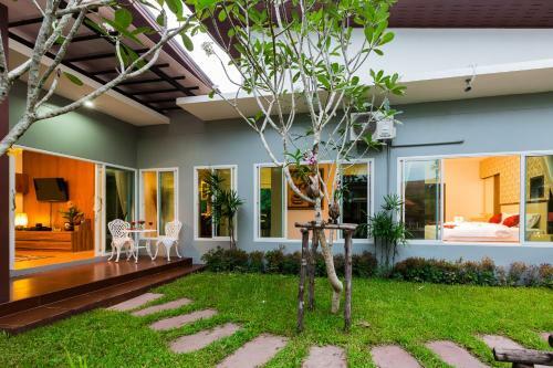 Villa Irawan House