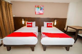 Oyo 241 Ratana Hotel Sakdidet