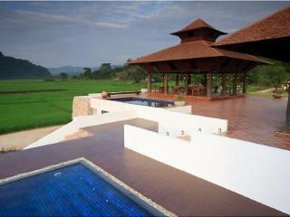 Hotel Manee Dheva Resort & Spa