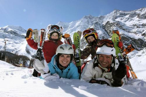 Hostal Hotel Garni Domino