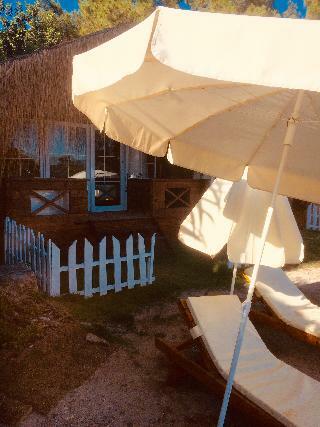 Hotel Green Pine Beach & Bungalows Luxury Concept