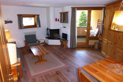 Aparthotel Chesa Bellaval