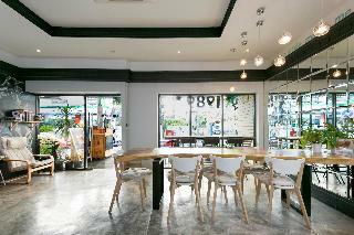 1989 Hostel Cafe