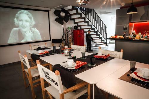 Bed & Breakfast 7e Art