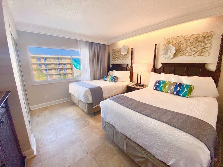Hotel Tradewinds Island Grand Resort